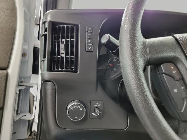 2025 Chevrolet Express Passenger 1LS