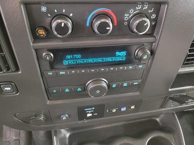 2025 Chevrolet Express Passenger 1LS