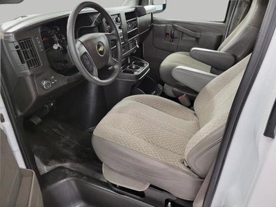 2025 Chevrolet Express Passenger 1LS
