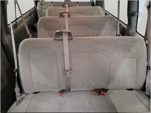 2025 Chevrolet Express Passenger 1LS