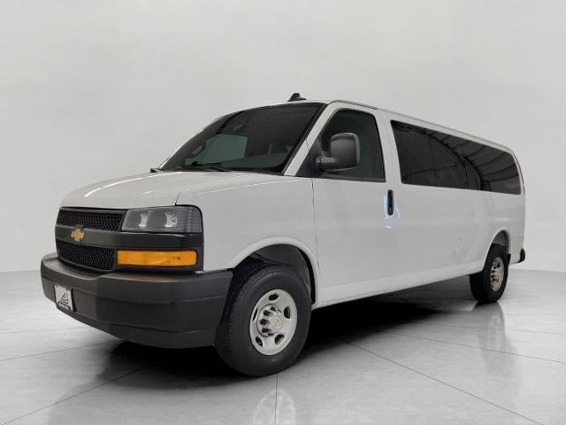 2025 Chevrolet Express Passenger 1LS