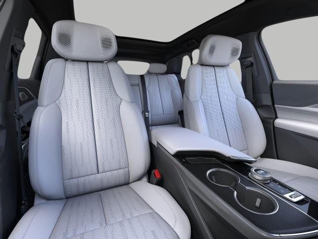 2025 Cadillac LYRIQ Luxury 3