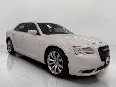 2019 Chrysler 300 Touring L
