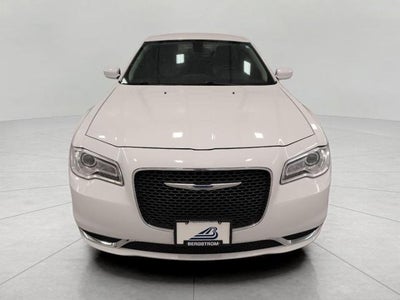 2019 Chrysler 300 Touring L