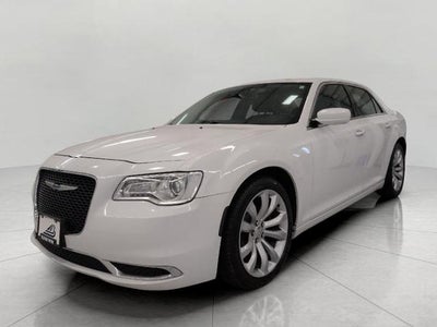 2019 Chrysler 300 Touring L