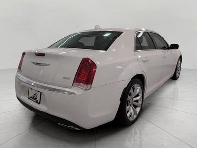2019 Chrysler 300 Touring L